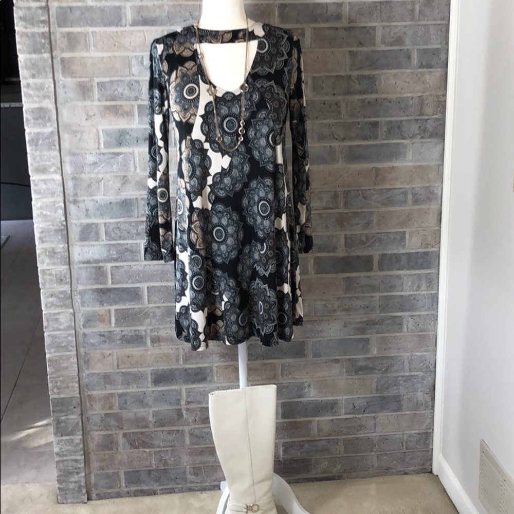 Ariella retro mini dress. Black with dark colors M